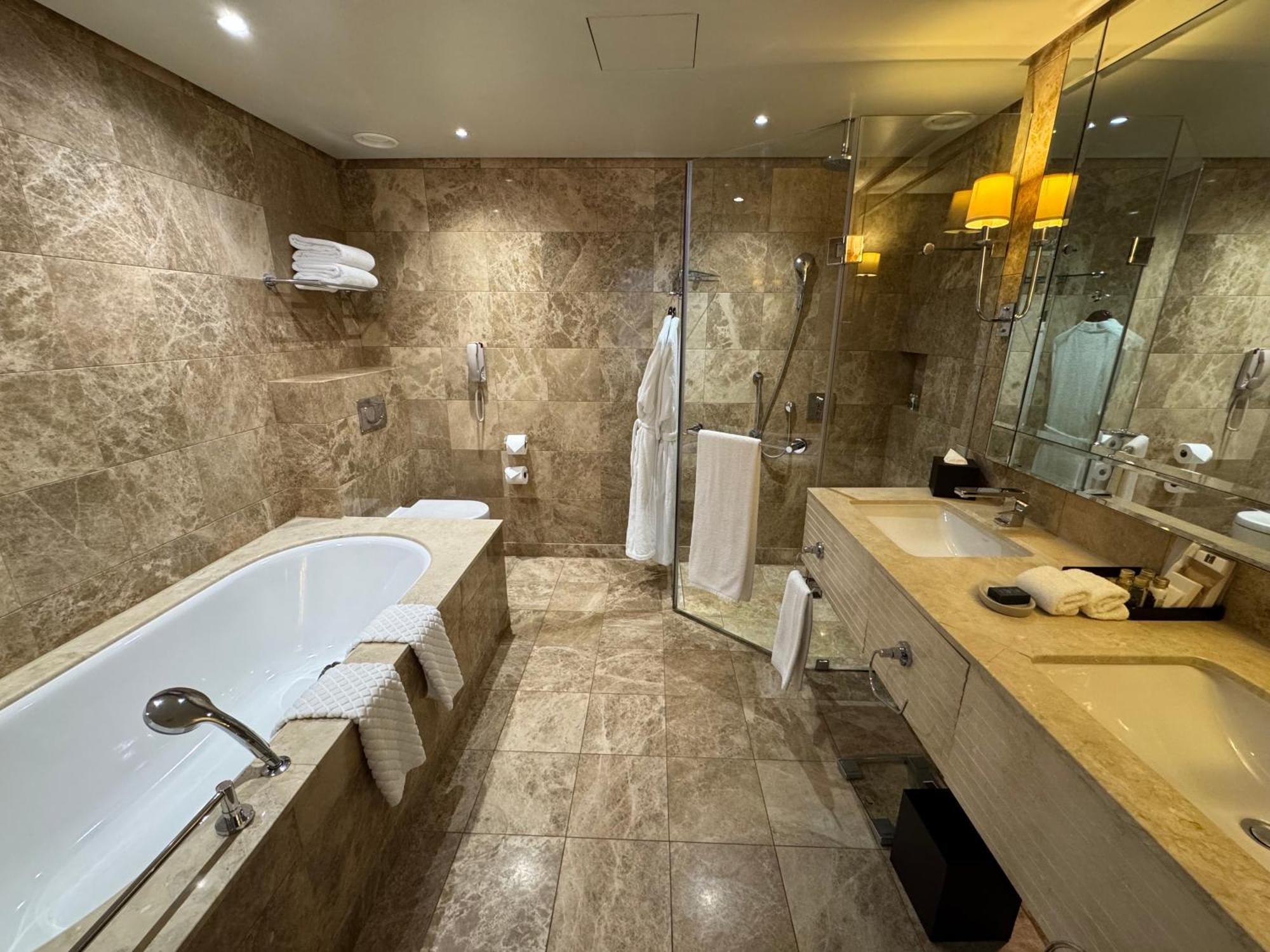 Luxury Residence At Taj Cape Town - Top Corner Apartment With Balcony - Newly Renovated 외부 사진